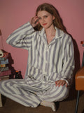 Pijama de franela a rayas para mujer con cuello camisero