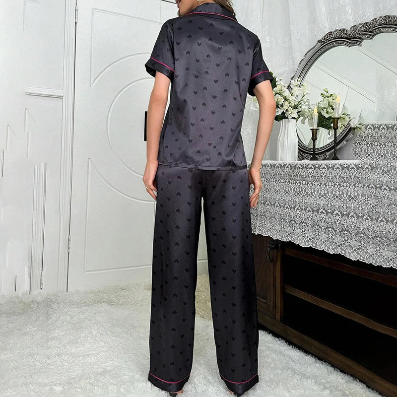 Pijama camisero de manga corta y pantalón satinado