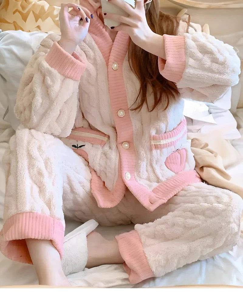Pijama grueso estampado para mujer con escote en V