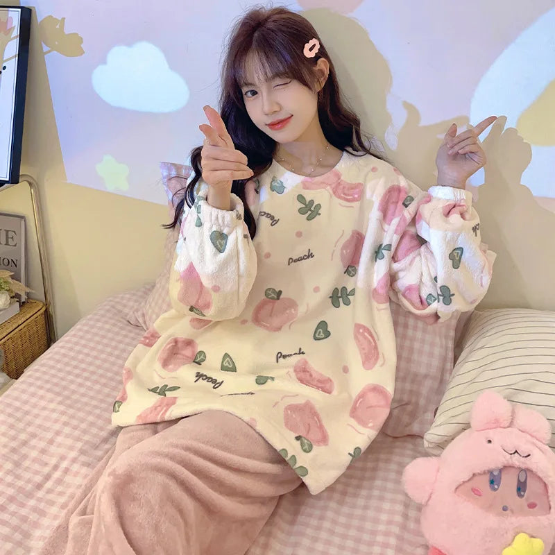 Pijama grueso para mujer con cuello redondo y dibujos