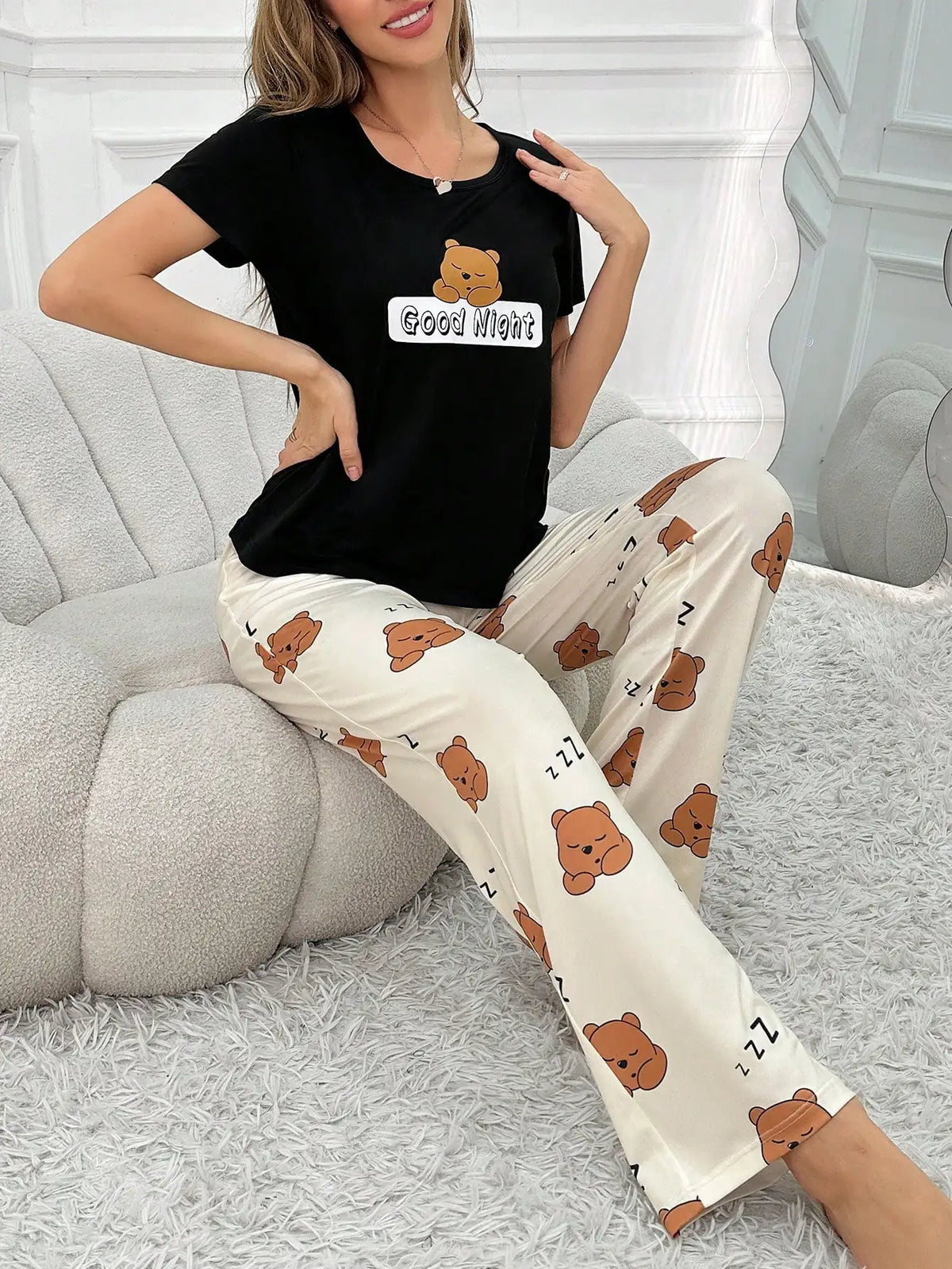 Pijama de remera manga corta y pantalón con dibujos
