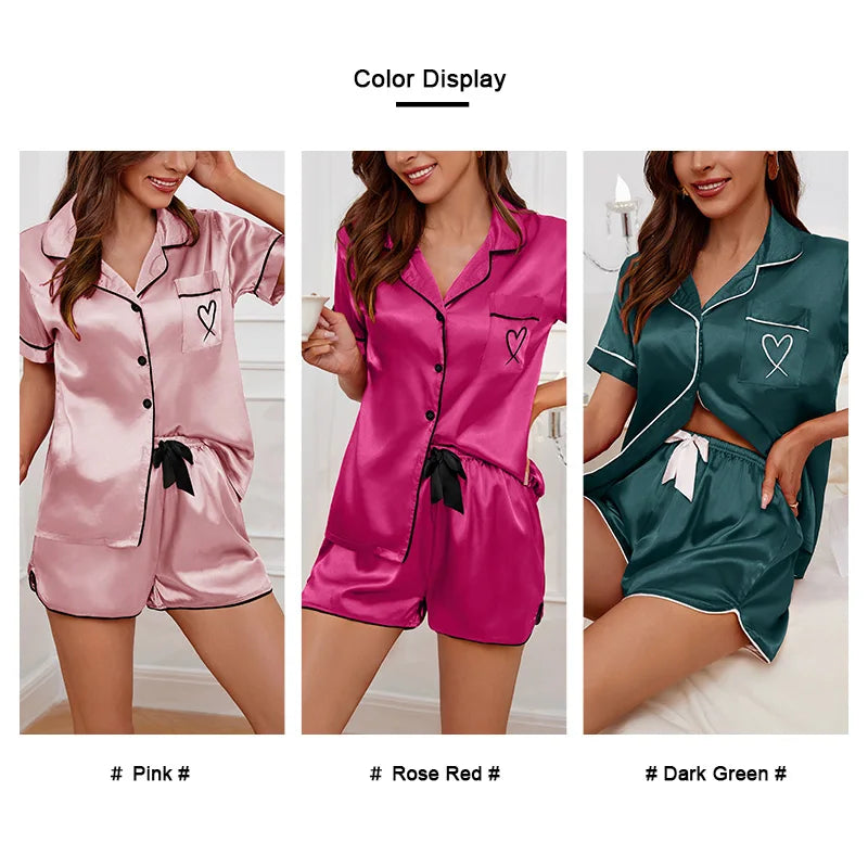 Pijama camisero corto con bolsillo y corazón bordado