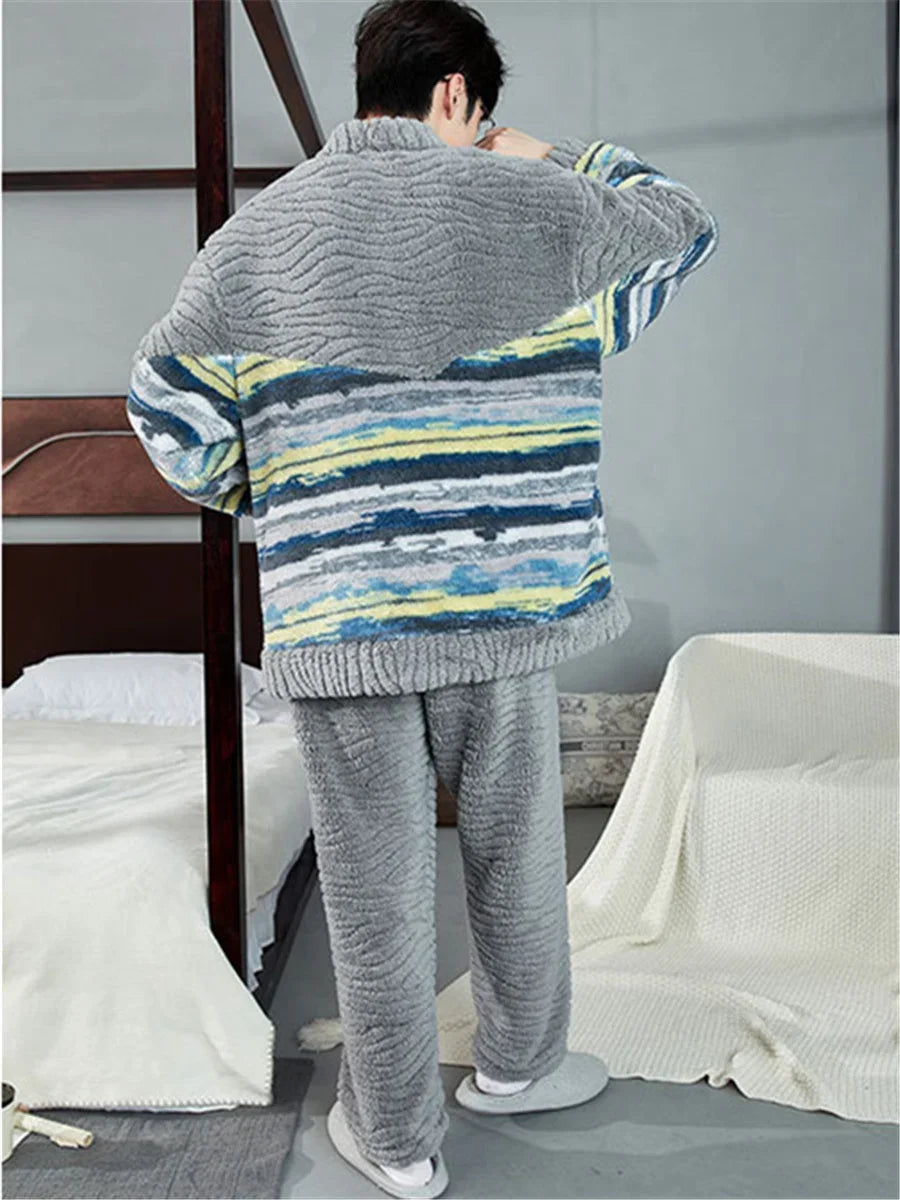 Pijama de polar para hombre con chaqueta abotonada