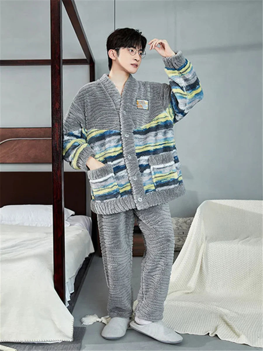 Pijama de polar para hombre con chaqueta abotonada