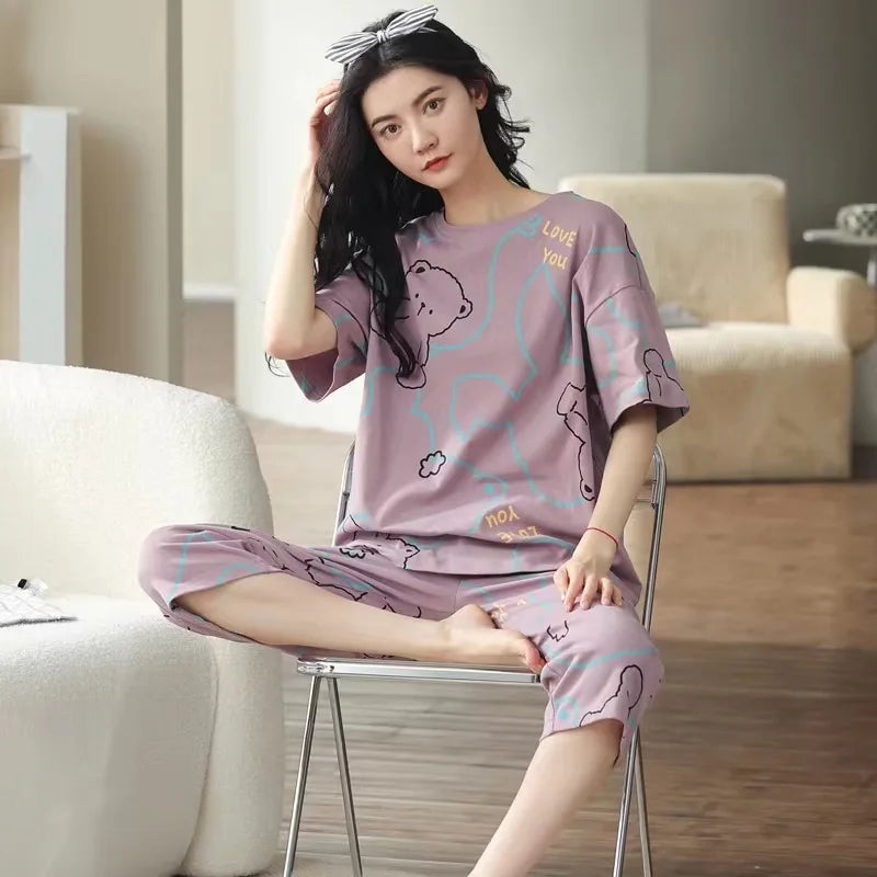 Pijama de verano con pantalón capri y dibujos de animales