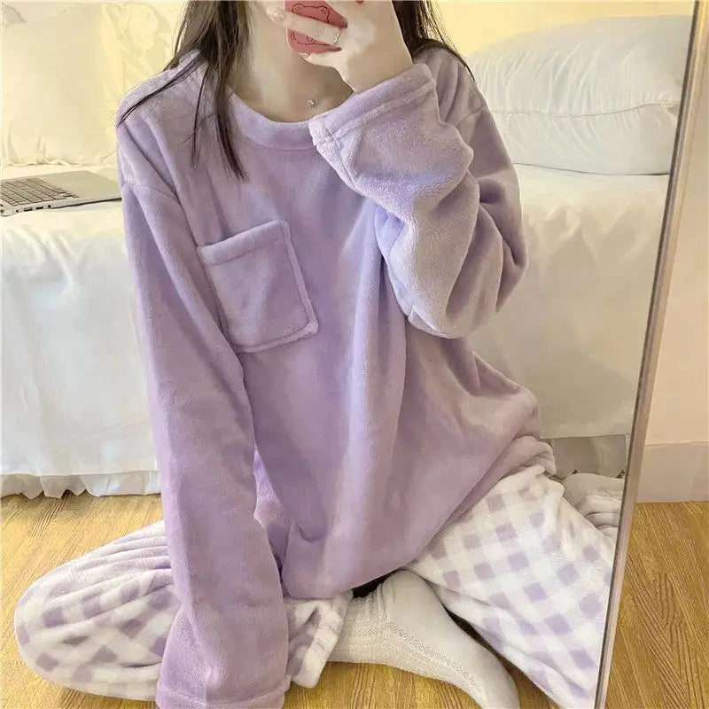 Pijama de polar para mujer con cuello redondo y variantes estampadas