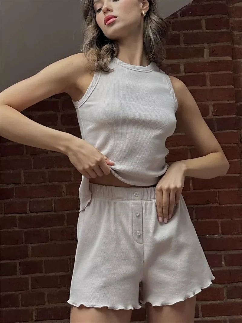 Pijama acanalado de musculosa y short con volados