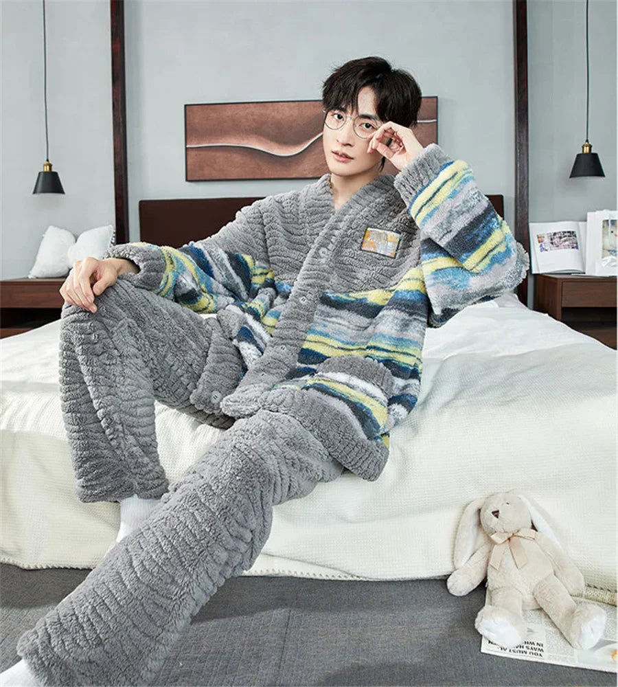 Pijama de polar para hombre con chaqueta abotonada