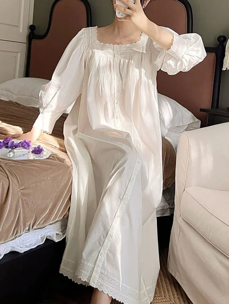 Camisón largo de cuello cuadrado con volados