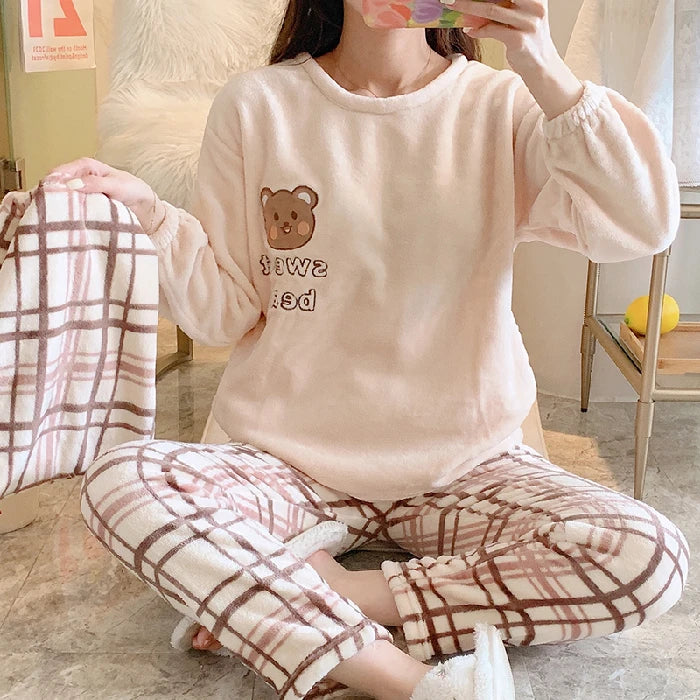 Pijama de invierno para mujer con osito y cuadros