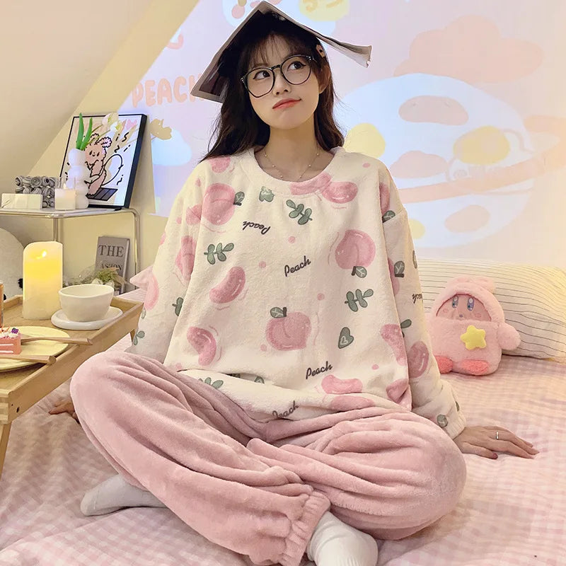 Pijama grueso para mujer con cuello redondo y dibujos