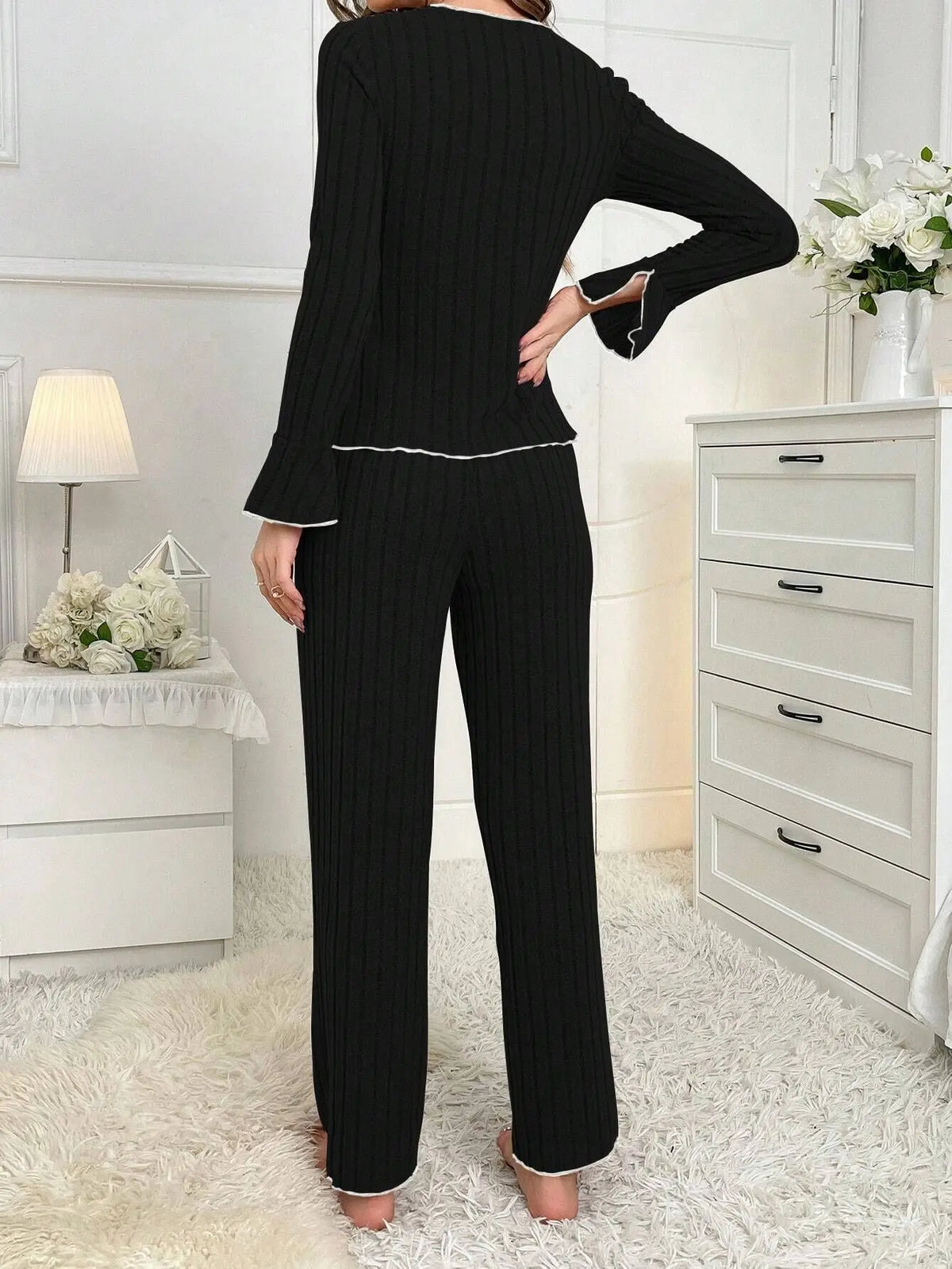 Pijama liso para mujer con detalle de moño y manga larga