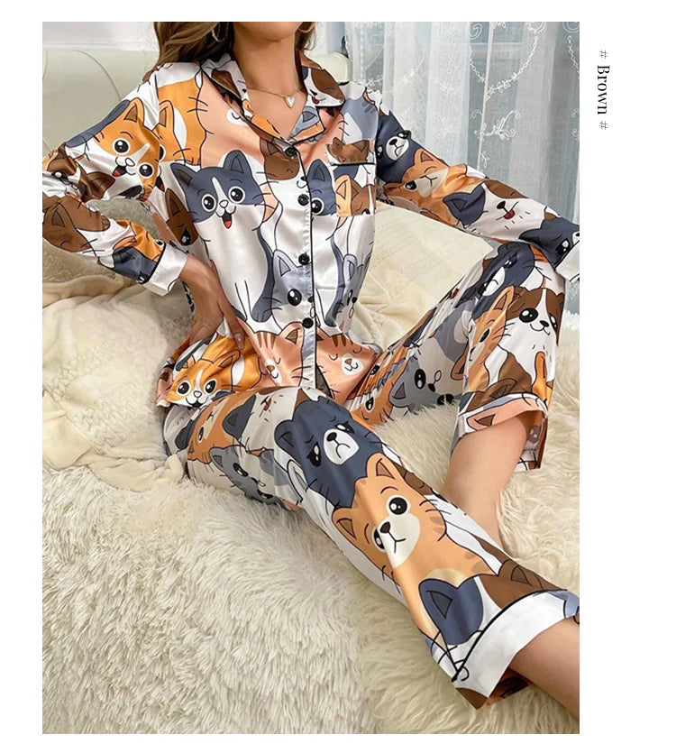 Pijama camisero de satén con estampado de gatos