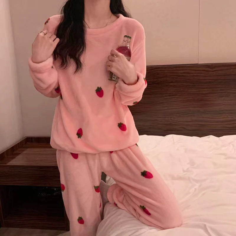 Pijama abrigado para mujer de textura aterciopelada