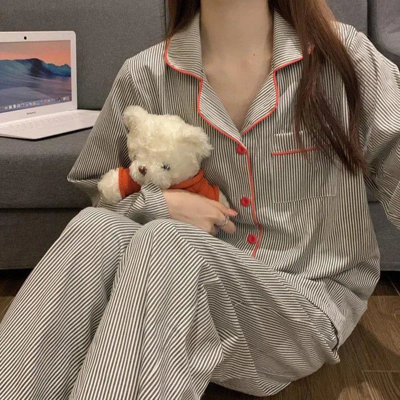 Pijama camisero gris a rayas de manga larga