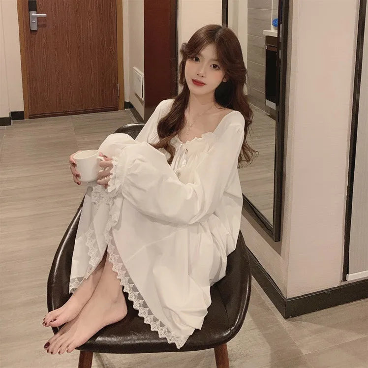 Camisón blanco estilo princesa con encaje