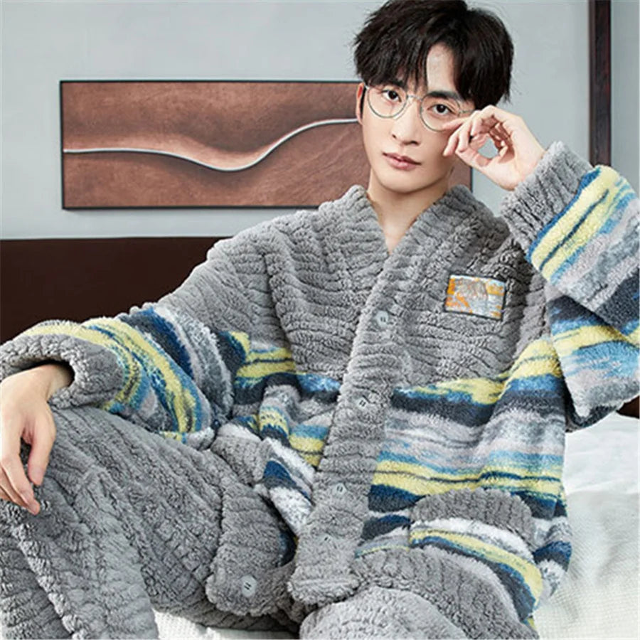 Pijama de polar para hombre con chaqueta abotonada