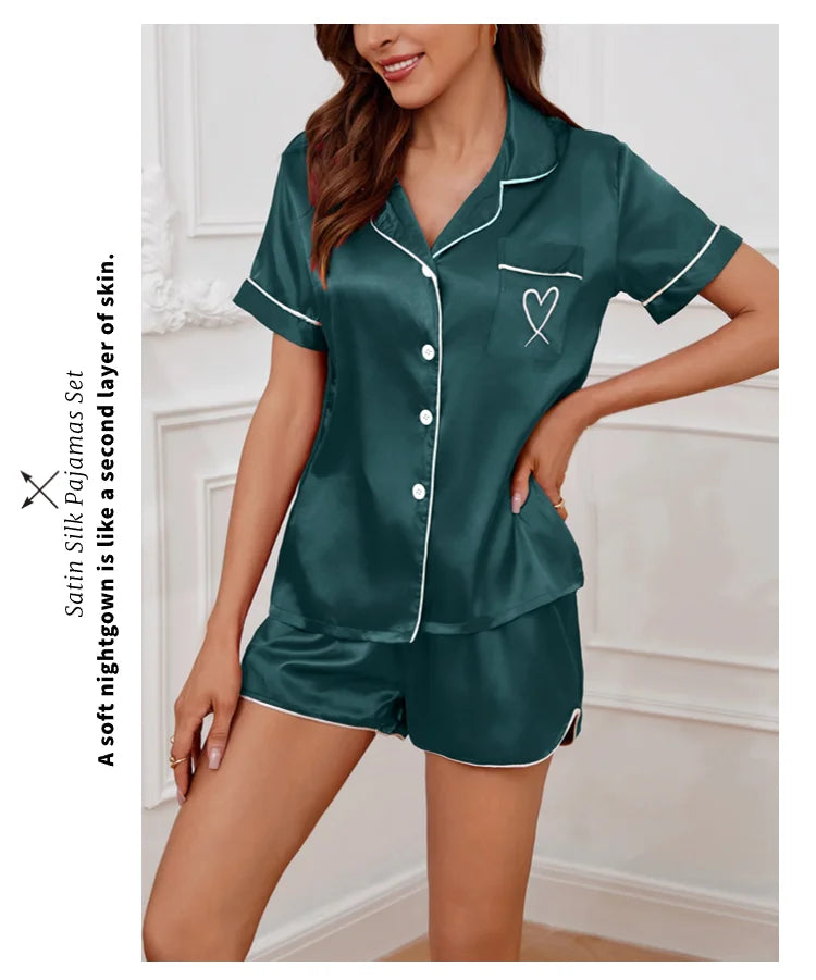 Pijama camisero corto con bolsillo y corazón bordado
