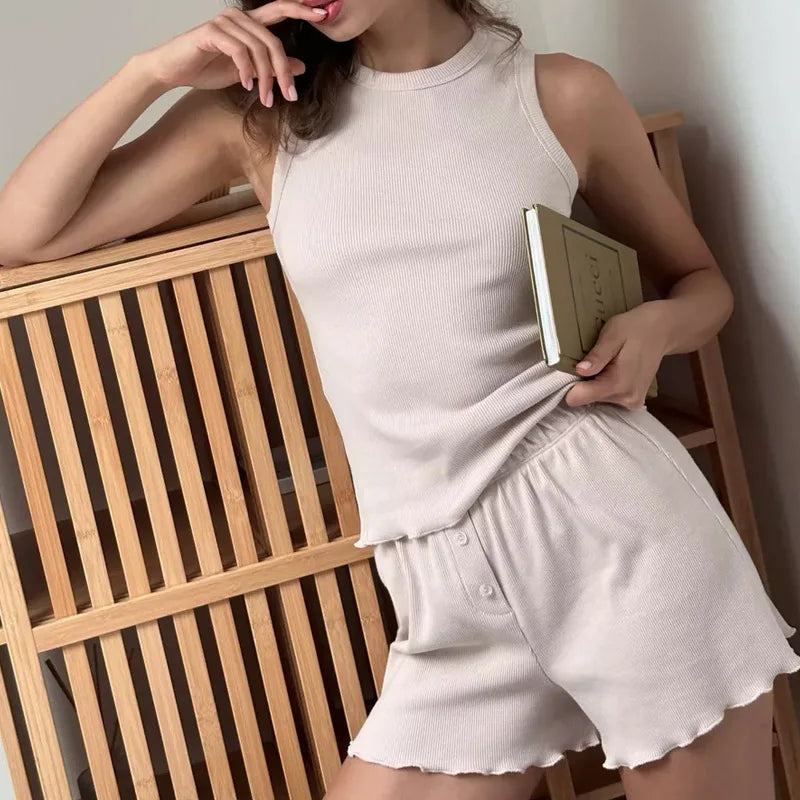Pijama acanalado de musculosa y short con volados