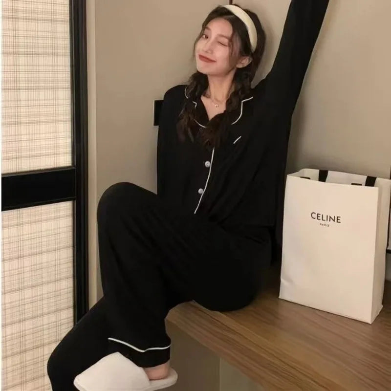 Pijama liso para mujer con solapas y pantalón al tobillo