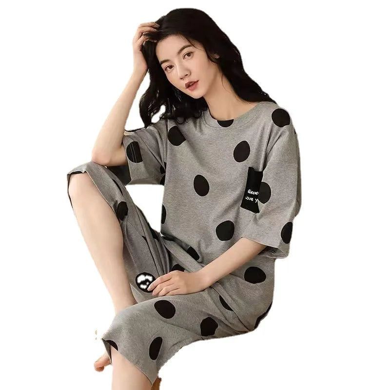 Pijama de verano con pantalón capri y dibujos de animales