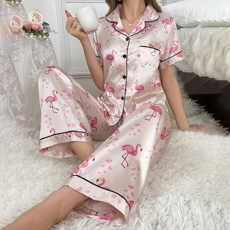 Pijama camisero de manga corta y pantalón satinado