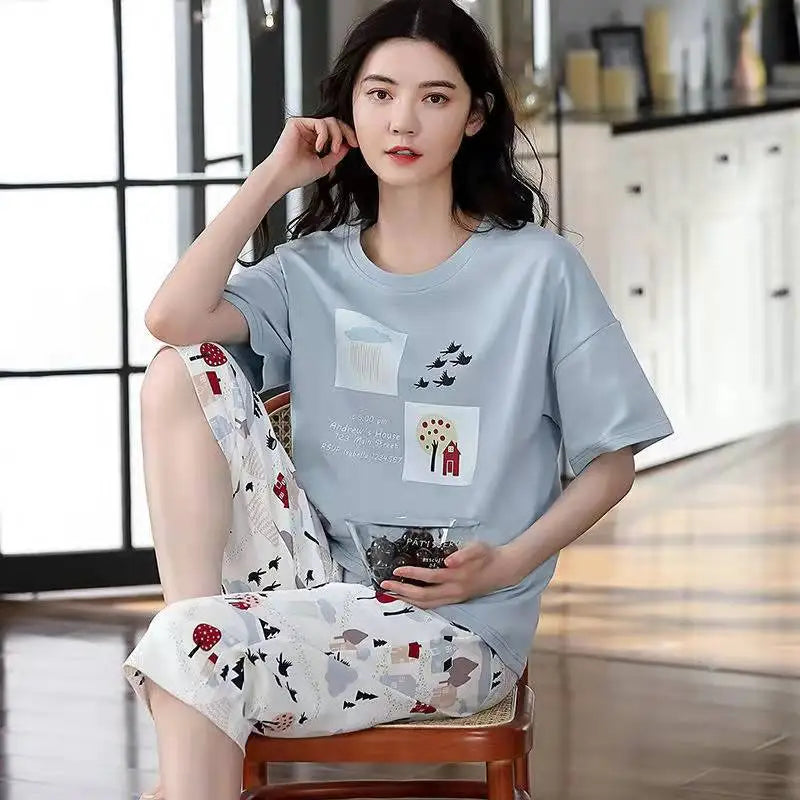 Pijama de verano con pantalón capri y dibujos de animales
