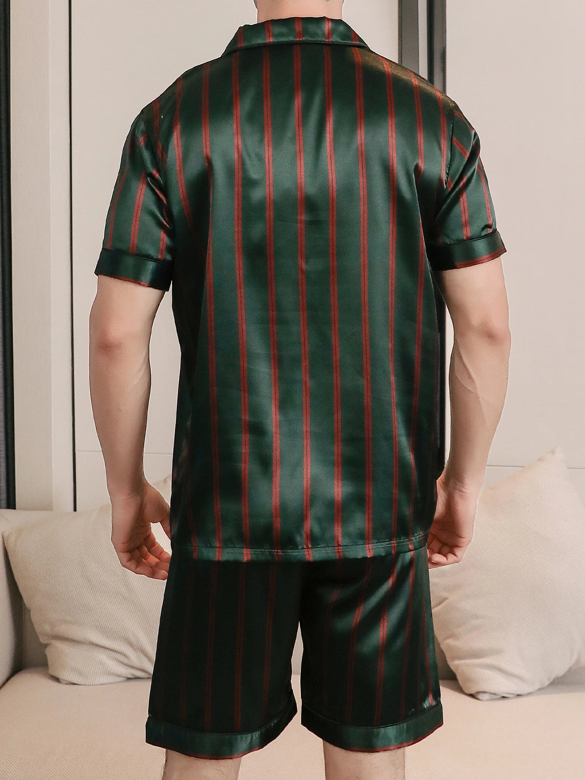 Pijama camisero corto para hombre con diseño a rayas
